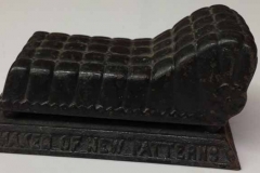 1898-cast iron couch-Maker
