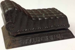 1898-cast iron couch-Karpen